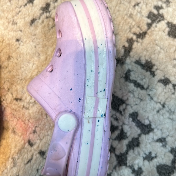 Color purple with little flower and hearts crocs - Picture 3 of 3